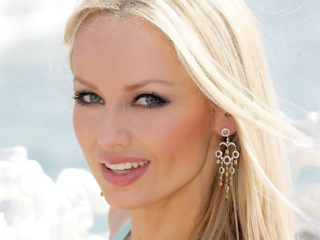 adriana sklenarikova 184573 uludağ sözlük galeri