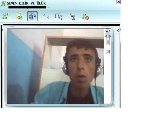 internet cafede kulaklıkla fotoğraf çekinmek